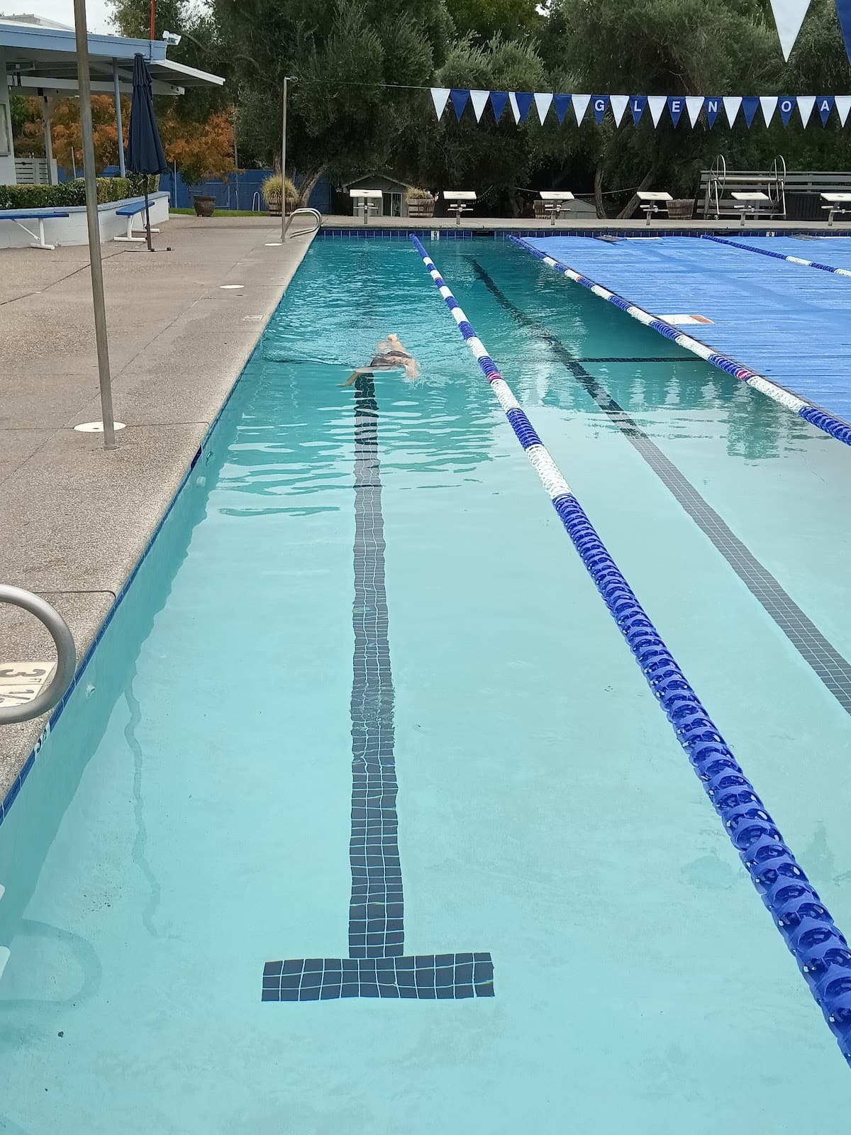Glen Oaks Swim & Tennis Club
